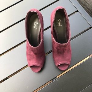 Fioni eggplant suede open toed heels